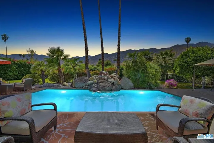 2267 S Yosemite Drive, Palm Springs, California 92264
