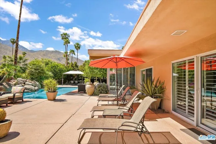 2267 S Yosemite Drive, Palm Springs, California 92264