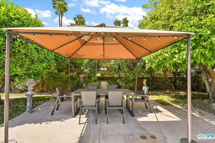 2267 S Yosemite Drive, Palm Springs, California 92264