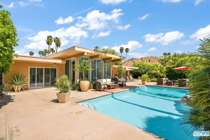 2267 S Yosemite Drive, Palm Springs, California 92264