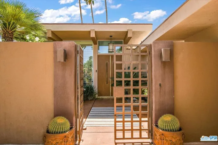 2267 S Yosemite Drive, Palm Springs, California 92264