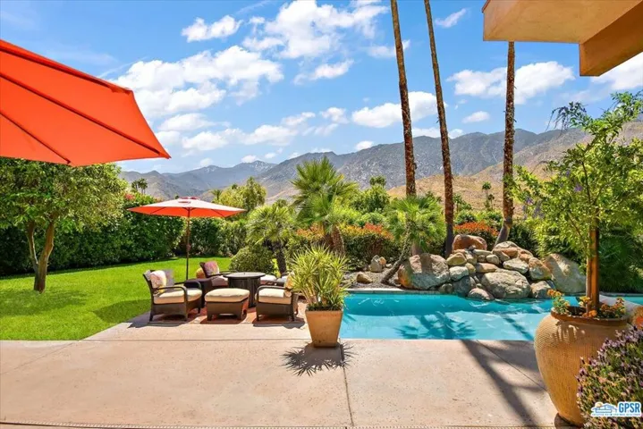 2267 S Yosemite Drive, Palm Springs, California 92264