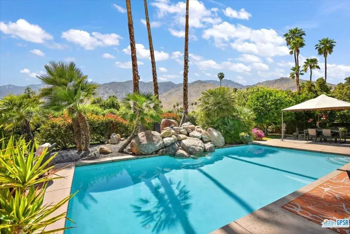 2267 S Yosemite Drive, Palm Springs, California 92264