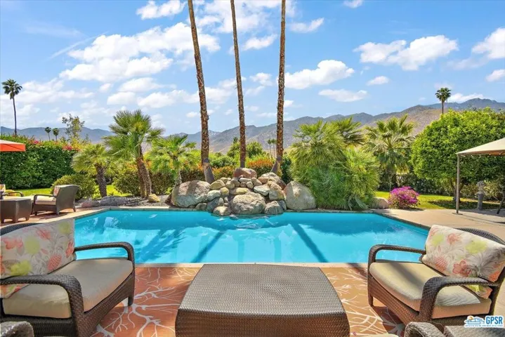 2267 S Yosemite Drive, Palm Springs, California 92264