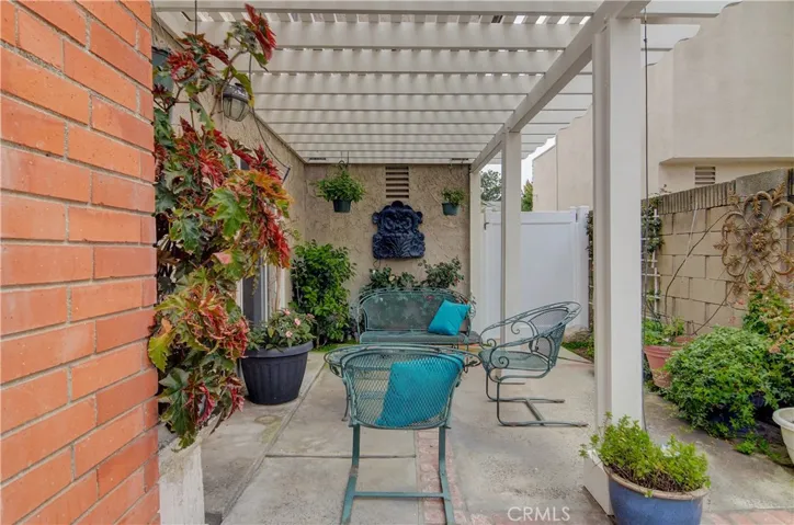 8831 Cliffside Drive, Huntington Beach, California 92646