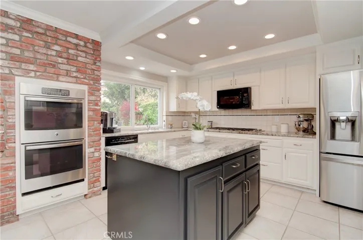 8831 Cliffside Drive, Huntington Beach, California 92646