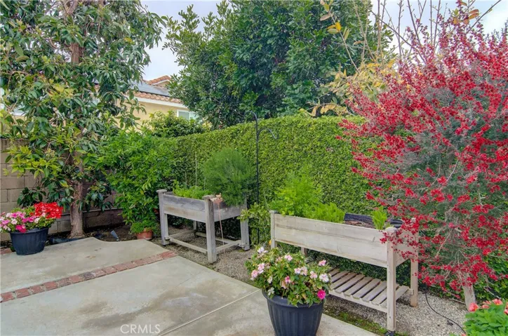 8831 Cliffside Drive, Huntington Beach, California 92646