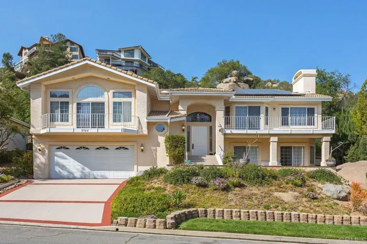 9744 Indian Creek Way, Escondido, California 92026