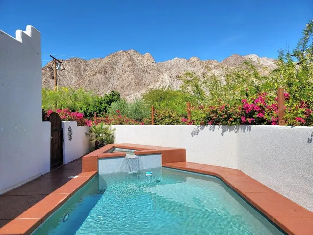 Pool & Spa