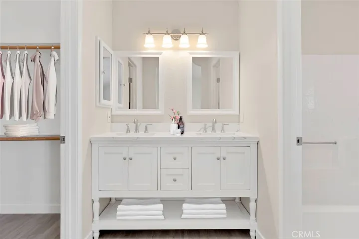 Virtual Staging - Master Bathroom