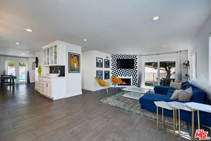 598 W Pico Road, Palm Springs, California 92262
