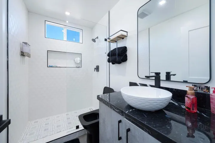 44-web-or-mls-RR_Castelon_OPMG_0823_044