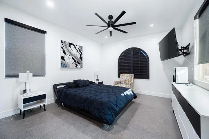 45-web-or-mls-RR_Castelon_OPMG_0823_045