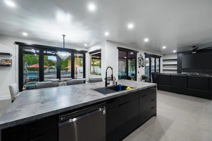 19-web-or-mls-RR_Castelon_OPMG_0823_019