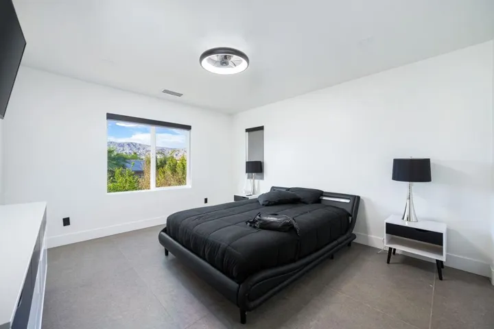 42-web-or-mls-RR_Castelon_OPMG_0823_042