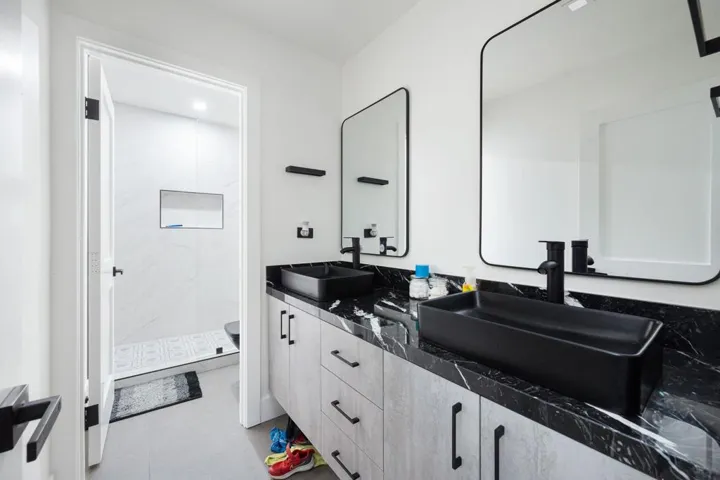 41-web-or-mls-RR_Castelon_OPMG_0823_041