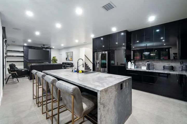 21-web-or-mls-RR_Castelon_OPMG_0823_021