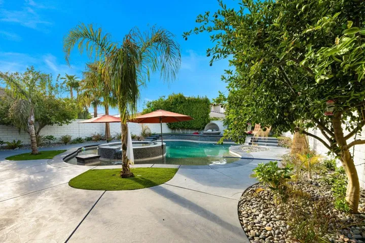 26-web-or-mls-RR_Castelon_OPMG_0823_026