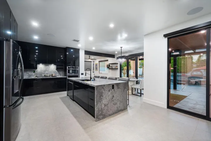 15-web-or-mls-RR_Castelon_OPMG_0823_015