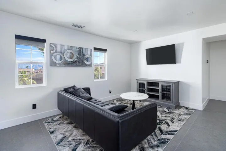 36-web-or-mls-RR_Castelon_OPMG_0823_036