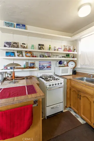 355 Castaic Avenue, Pismo Beach, California 93449