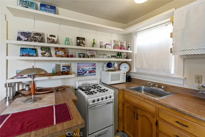 355 Castaic Avenue, Pismo Beach, California 93449