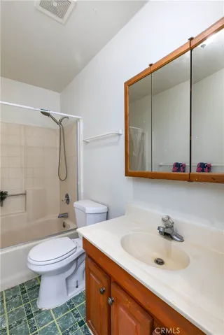 8249 Catalpa Avenue, California City, California 93505