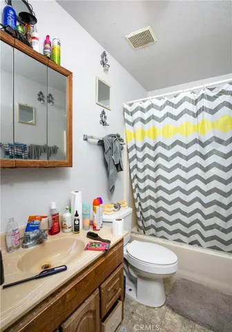 8249 Catalpa Avenue, California City, California 93505