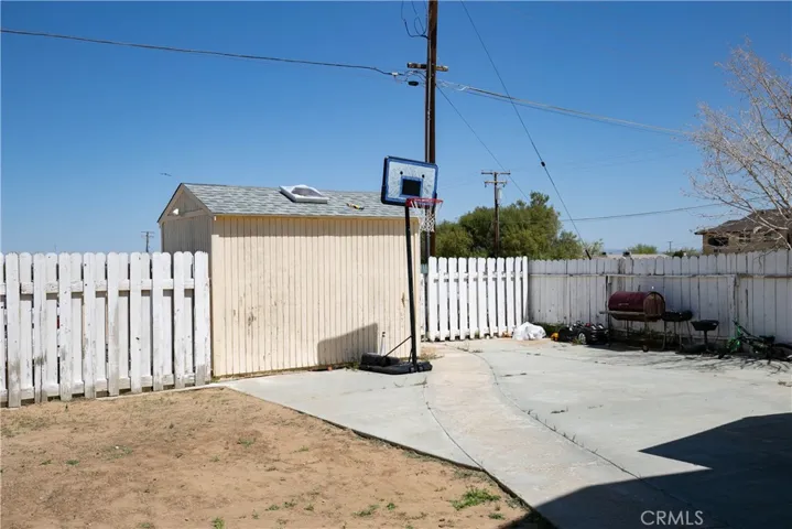 8249 Catalpa Avenue, California City, California 93505