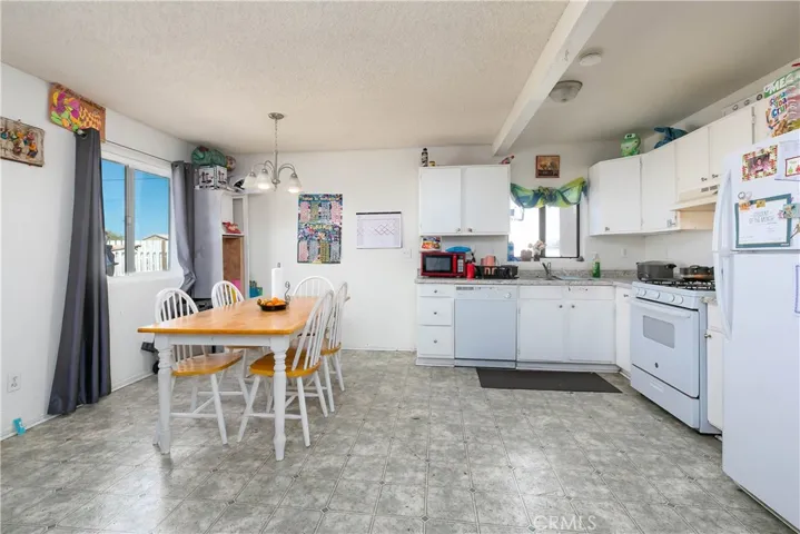 8249 Catalpa Avenue, California City, California 93505