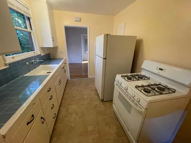 1677 Woodland Avenue, East Palo Alto, California 94303