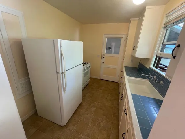 1677 Woodland Avenue, East Palo Alto, California 94303