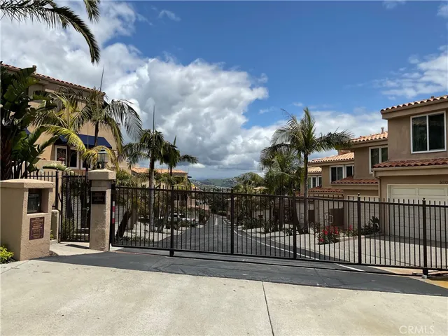 Point Vista….GATED