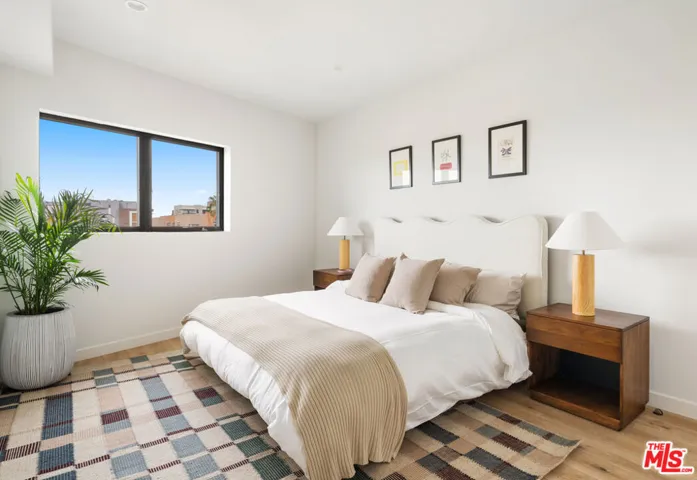 1112 Locust Avenue Unit 402, Long Beach, California 90813