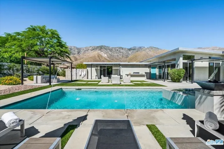 3080 Goldenrod Lane, Palm Springs, California 92264
