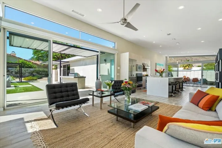 3080 Goldenrod Lane, Palm Springs, California 92264