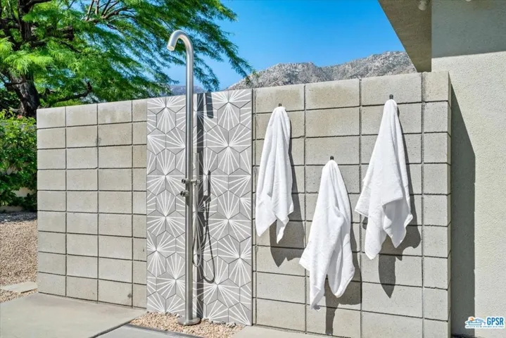 3080 Goldenrod Lane, Palm Springs, California 92264