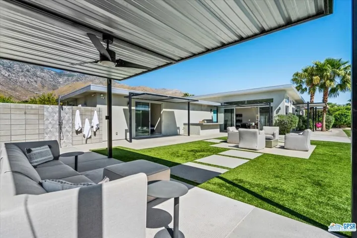 3080 Goldenrod Lane, Palm Springs, California 92264