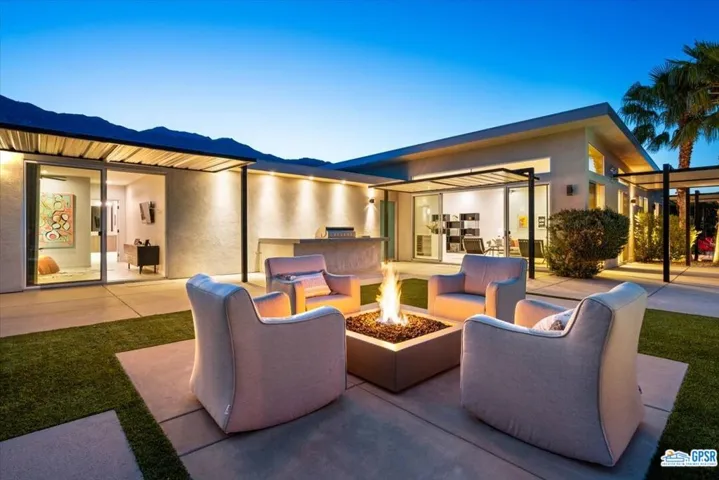 3080 Goldenrod Lane, Palm Springs, California 92264