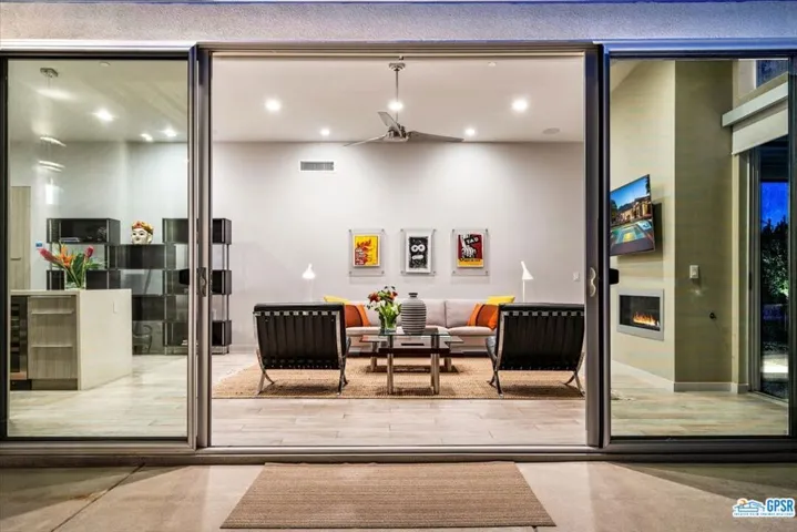 3080 Goldenrod Lane, Palm Springs, California 92264