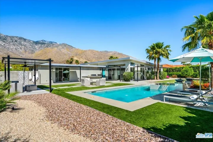 3080 Goldenrod Lane, Palm Springs, California 92264