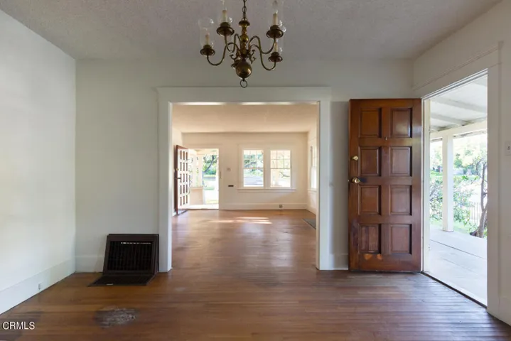 1930 E Orange Grove Blvd - Pierre Galant