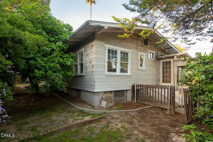 1930 E Orange Grove Blvd - Pierre Galant