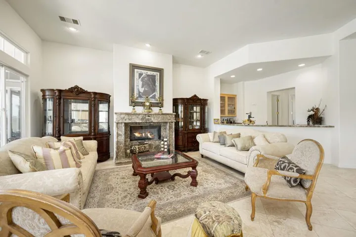 20-web-or-mls-CC_Encantada_0523_020