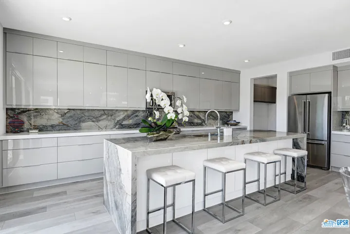 954 Bel Air Drive, Palm Springs, California 92264