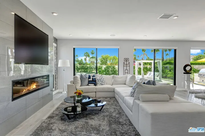 954 Bel Air Drive, Palm Springs, California 92264