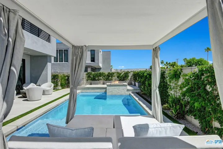 954 Bel Air Drive, Palm Springs, California 92264