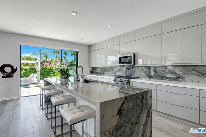 954 Bel Air Drive, Palm Springs, California 92264