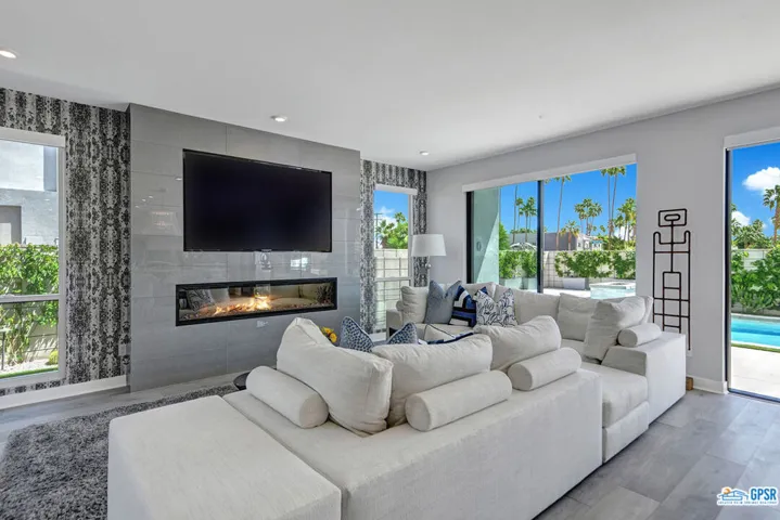 954 Bel Air Drive, Palm Springs, California 92264