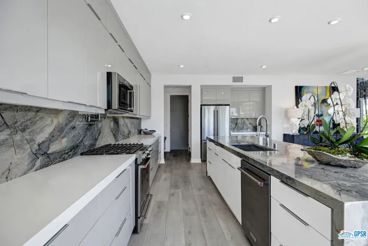 954 Bel Air Drive, Palm Springs, California 92264